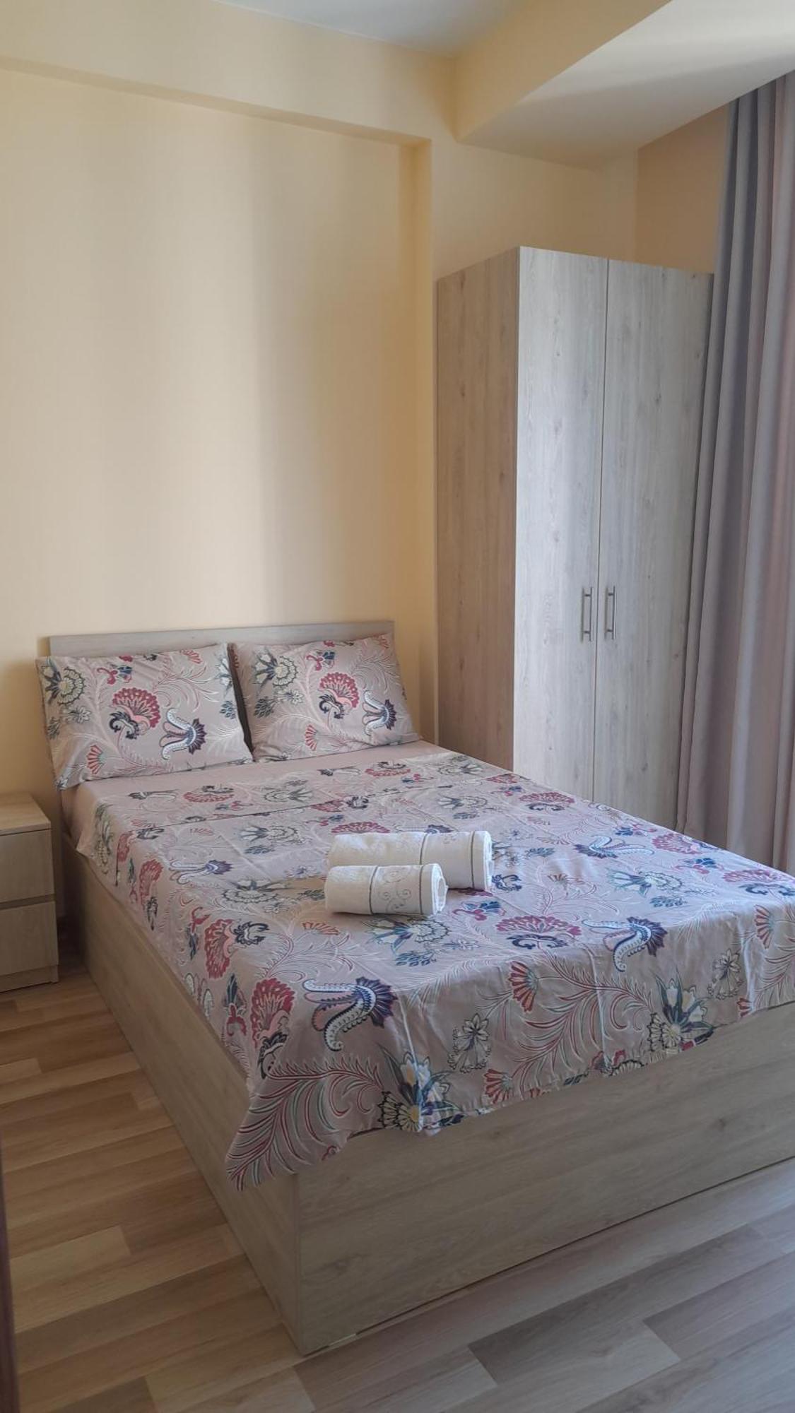 Flat Apartment Tbilisi Bagian luar foto
